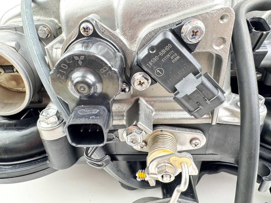 2010 Suzuki 250 HP 4 Stroke Outboard Air Intake Collector 13130-93J21 OEM