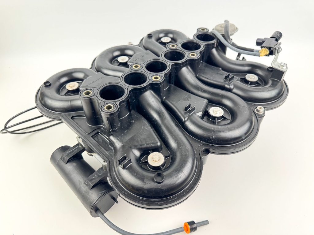 2010 Suzuki 250 HP 4 Stroke Outboard Air Intake Collector 13130-93J21 OEM