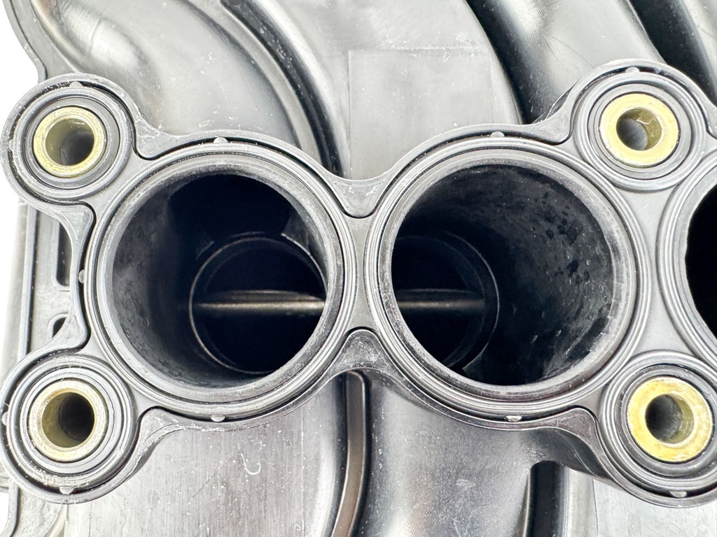 2010 Suzuki 250 HP 4 Stroke Outboard Air Intake Collector 13130-93J21 OEM