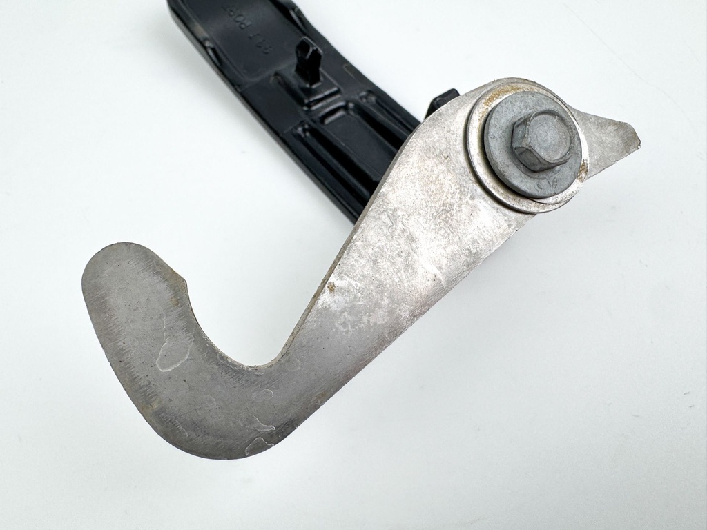 2009 Suzuki 250 HP 4 Stroke Outboard Port Latch Handle 61634-93J00-0EP OEM