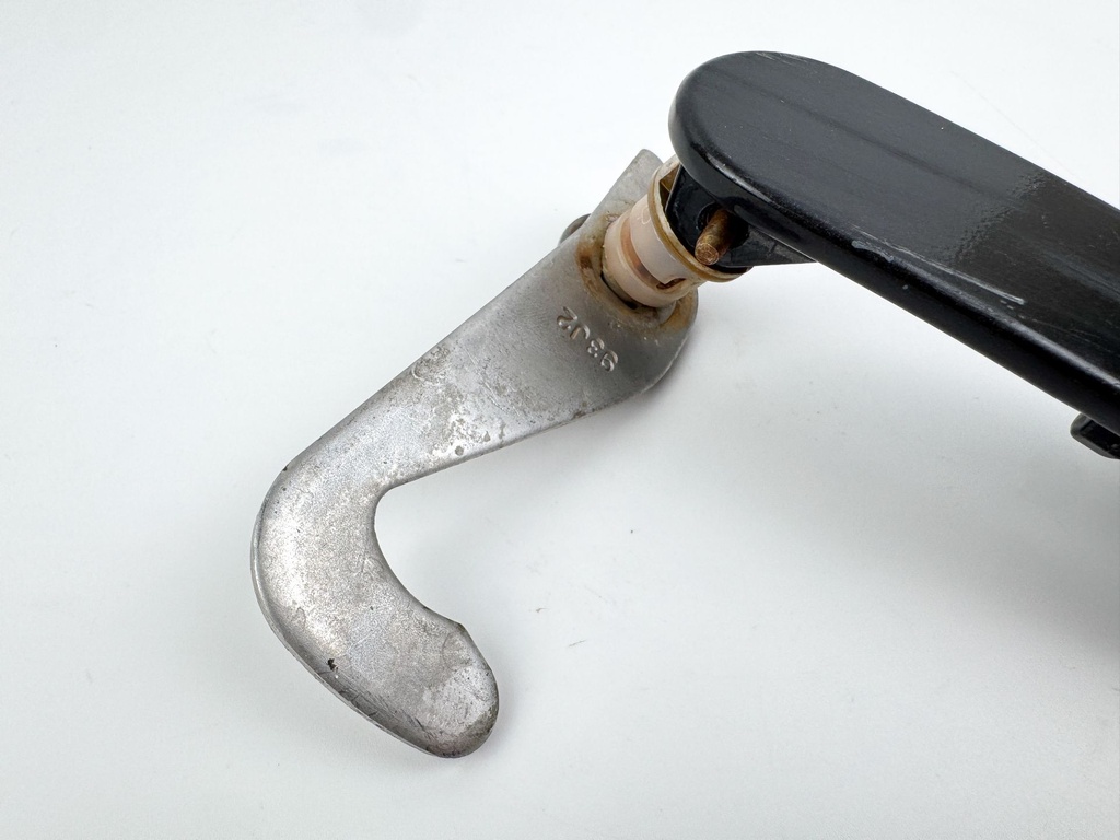 2009 Suzuki 250 HP 4 Stroke Outboard Port Latch Handle 61634-93J00-0EP OEM