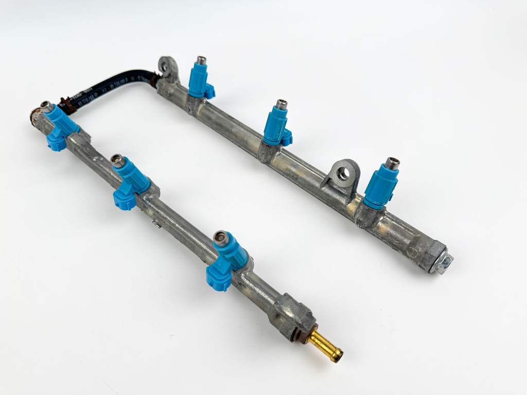 2009 Suzuki 250 HP 4 Stroke Outboard Port Fuel Injector Set W/ Rail 15710-93J00 OEM