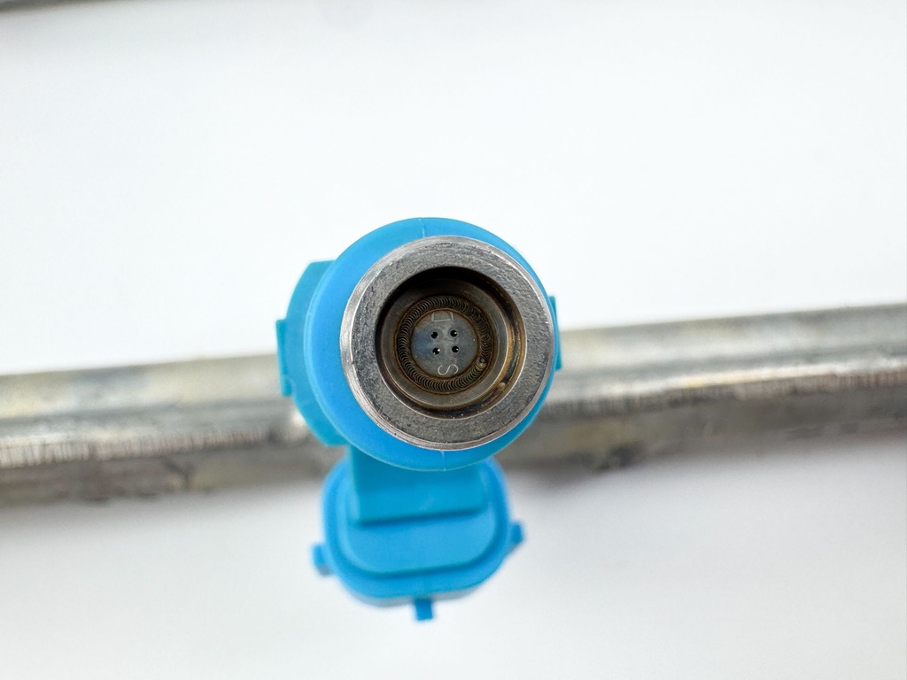 2009 Suzuki 250 HP 4 Stroke Outboard Port Fuel Injector Set W/ Rail 15710-93J00 OEM