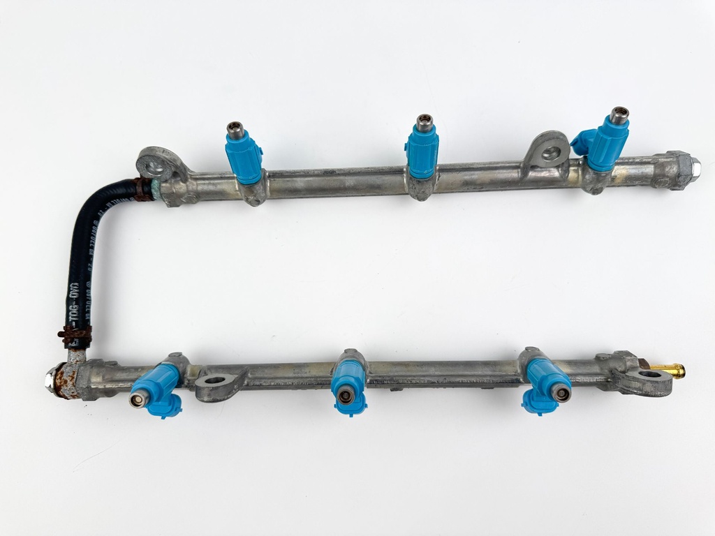 2009 Suzuki 250 HP 4 Stroke Outboard Port Fuel Injector Set W/ Rail 15710-93J00 OEM