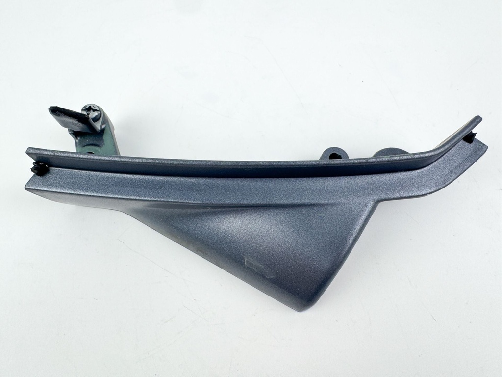 2005 Yamaha 225 HP 4 Stroke Outboard Cable Cover Plate 69J-42738-02-5B OEM