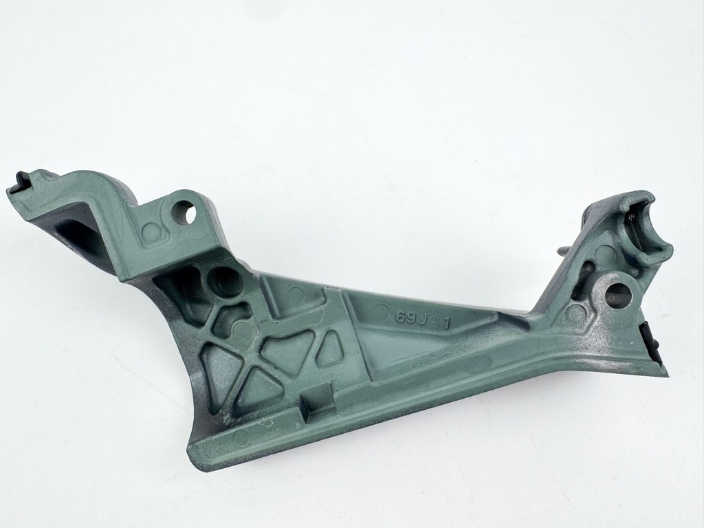 2005 Yamaha 225 HP 4 Stroke Outboard Cable Cover Plate 69J-42738-02-5B OEM