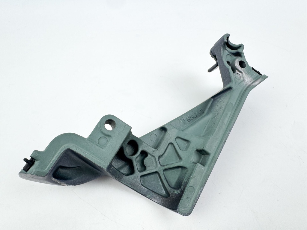 2005 Yamaha 225 HP 4 Stroke Outboard Cable Cover Plate 69J-42738-02-5B OEM