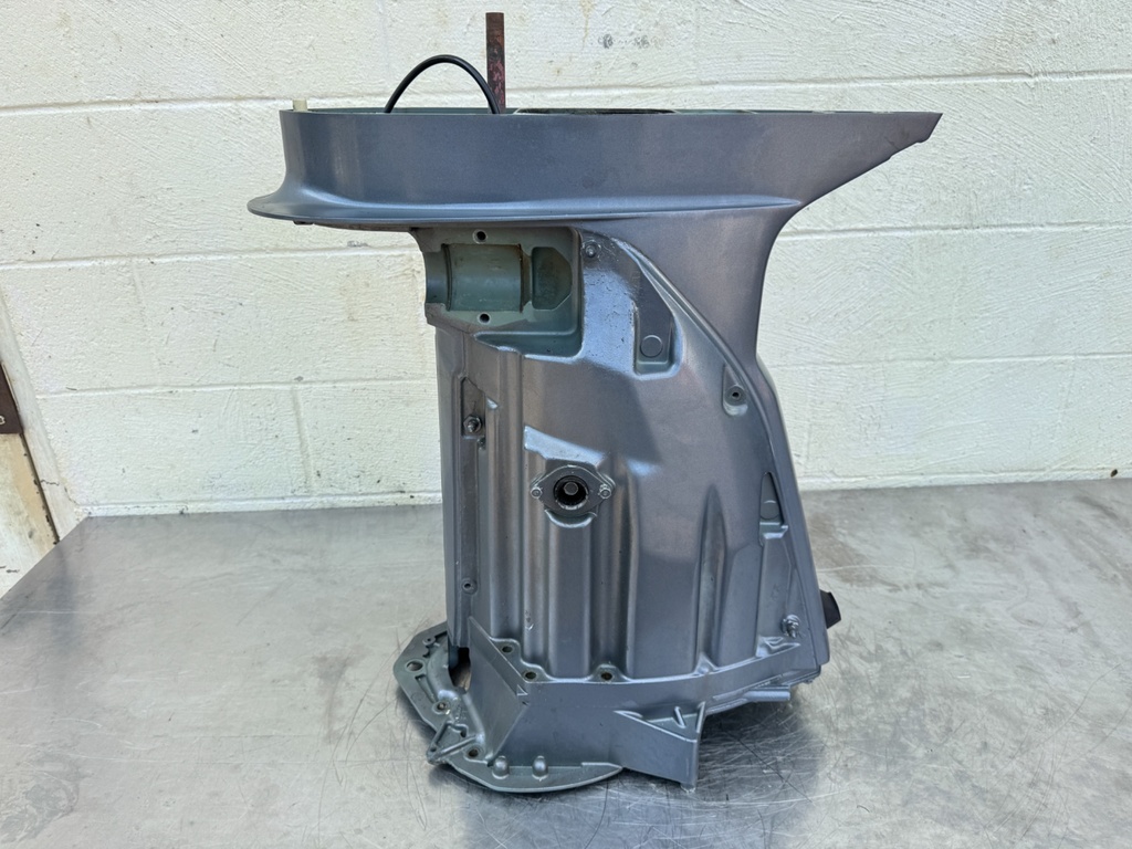 2006 Yamaha 225HP 4 Stroke Outboard Exhaust Guide Upper Casing Complete