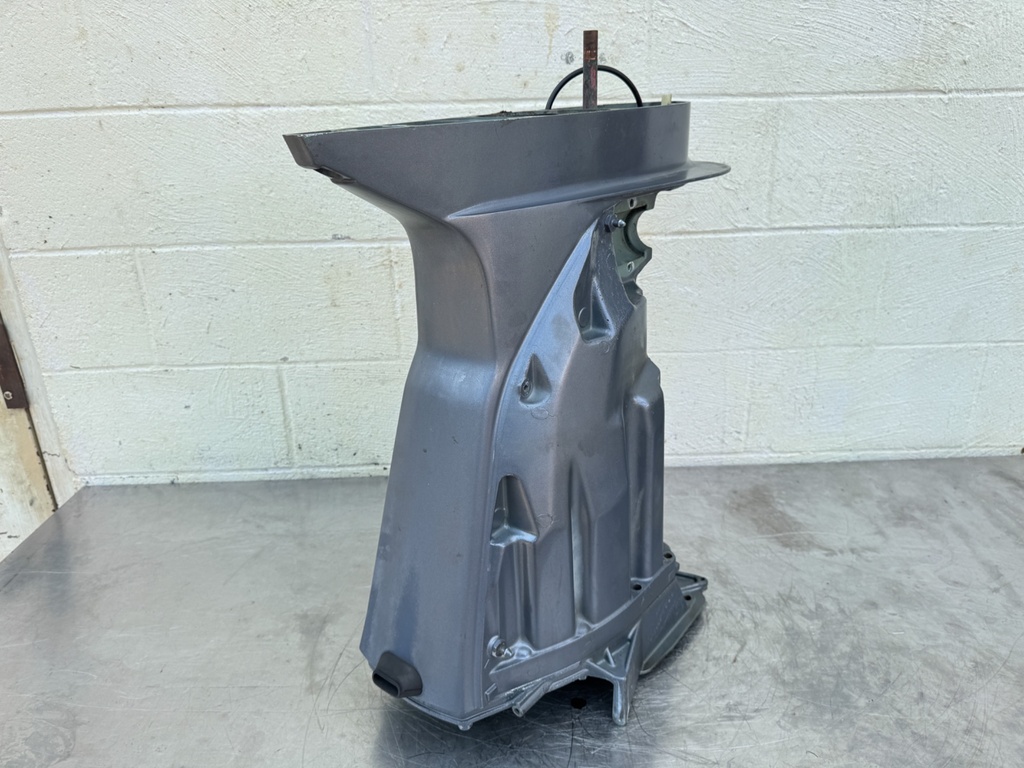 2006 Yamaha 225HP 4 Stroke Outboard Exhaust Guide Upper Casing Complete