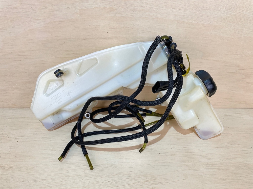 2008 Evinrude Etec 90HP Outboard Oil Tank & Pump Assembly 5007253 5007588