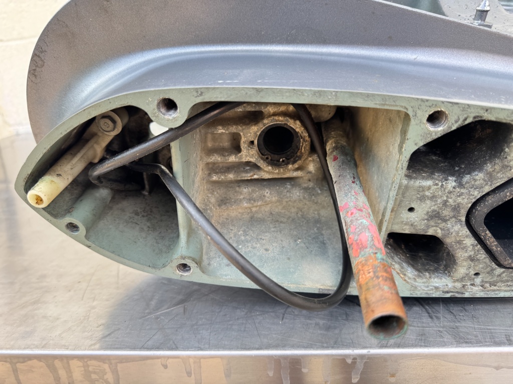 2006 Yamaha 225HP 4 Stroke Outboard Exhaust Guide Upper Casing Complete