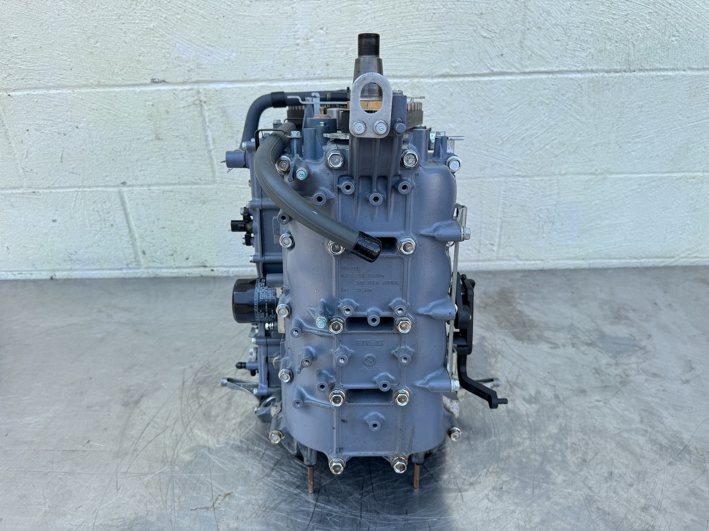 2003 Yamaha 115 HP 4 Stroke Outboard Powerhead  OEM