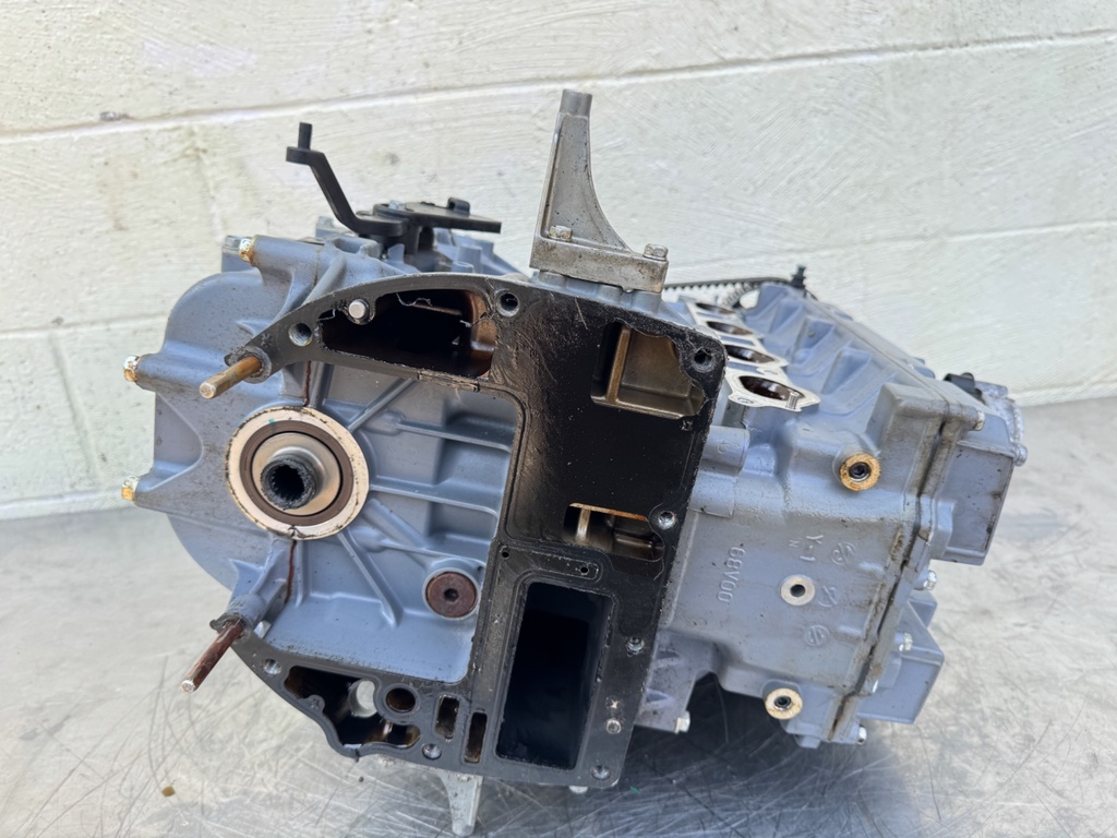 2003 Yamaha 115 HP 4 Stroke Outboard Powerhead  OEM