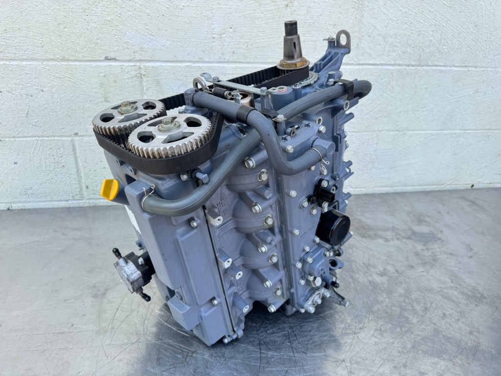 2003 Yamaha 115 HP 4 Stroke Outboard Powerhead  OEM