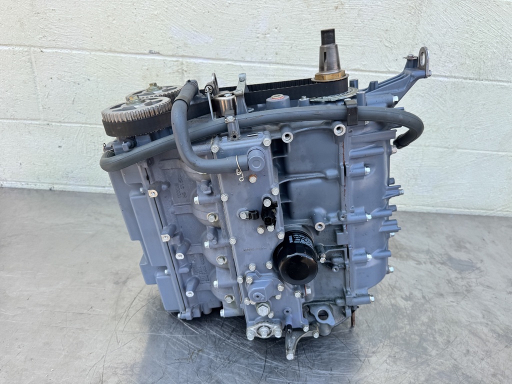 2003 Yamaha 115 HP 4 Stroke Outboard Powerhead  OEM