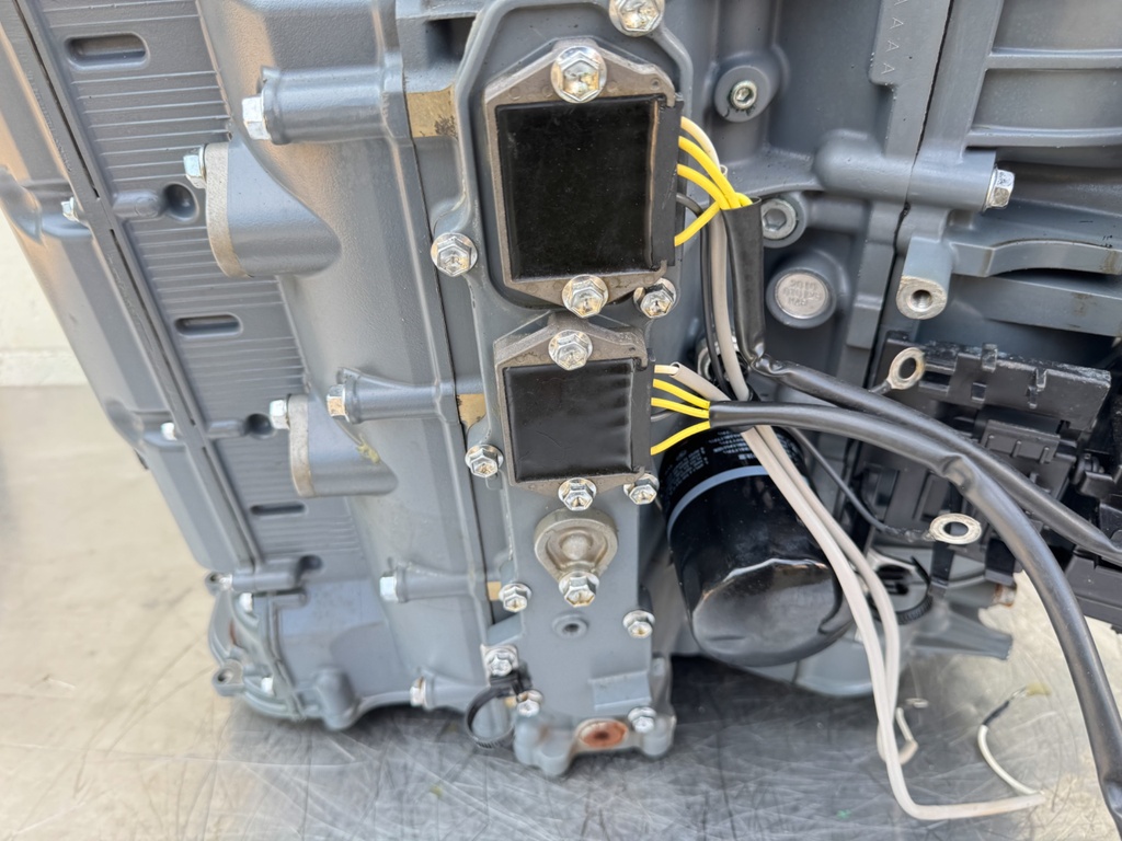 2010 Suzuki 250 HP 4 Stroke Outboard Engine Powerhead Assembly 189 Hours