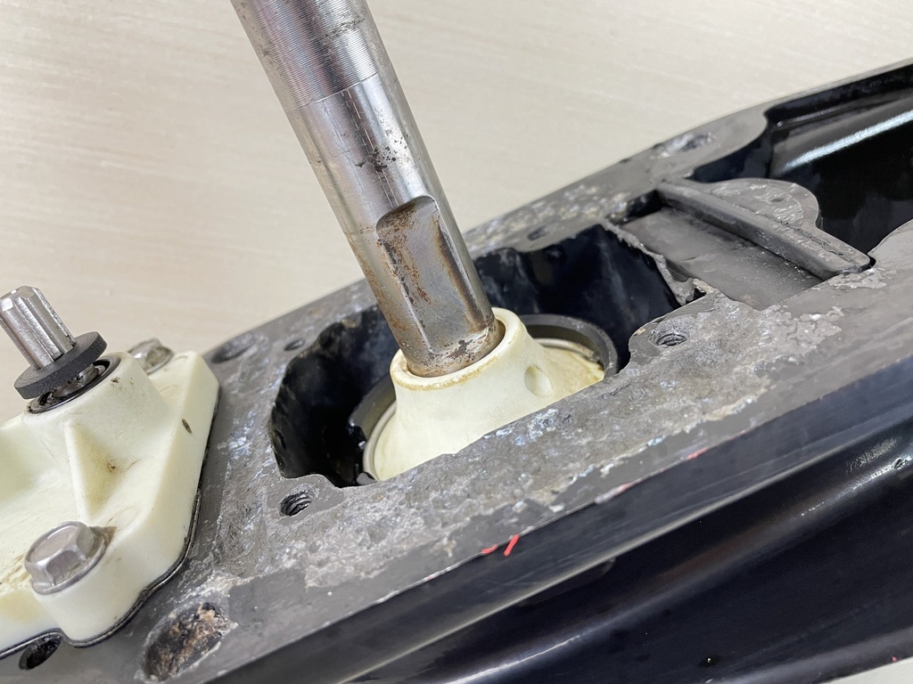 2007 Mercury 150HP Verado Outboard 25" XL Lower Unit Gear Case Assembly RH 880686T24