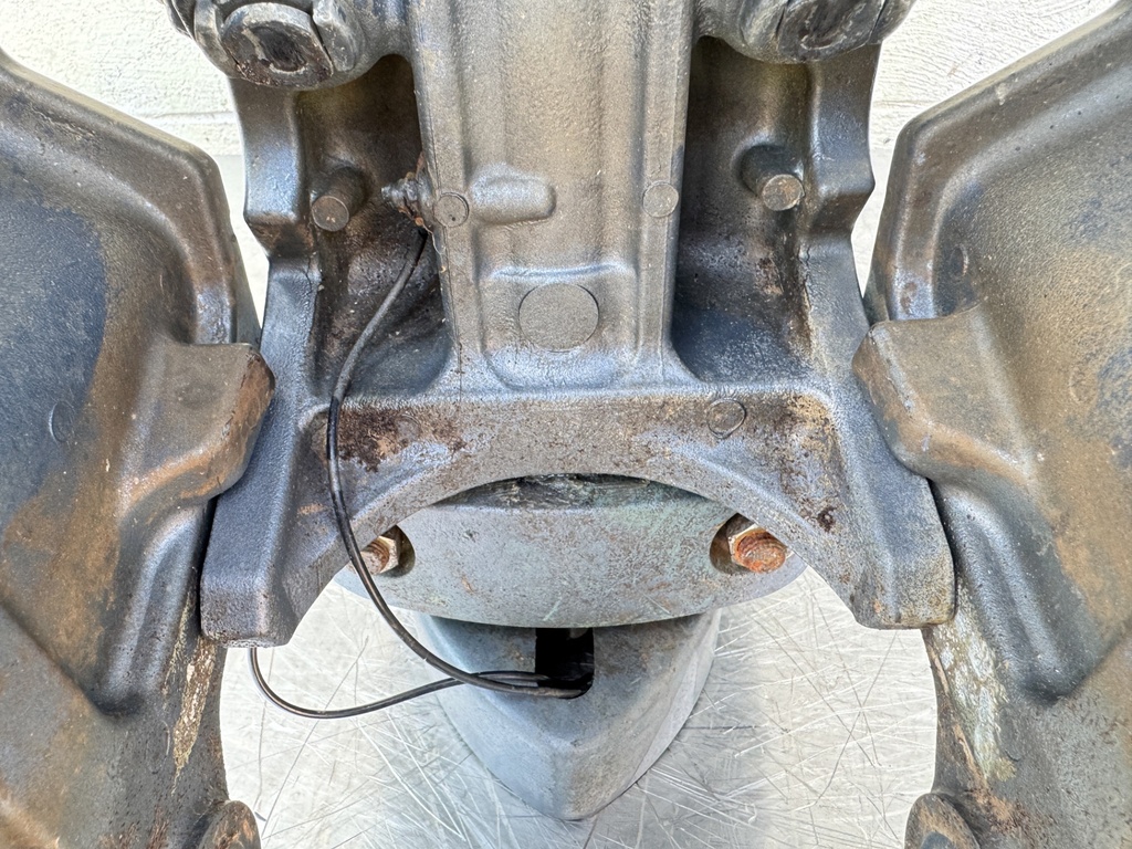 2004 Yamaha 115 HP 4 Stroke Outboard Complete Midsection & Swivel Bracket 64E-43311-10-8D Long