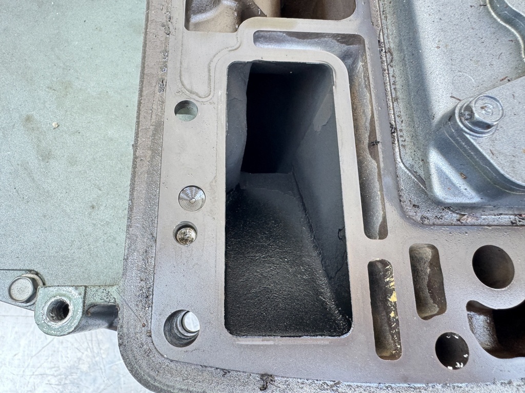 2004 Yamaha 115 HP 4 Stroke Outboard Complete Midsection & Swivel Bracket 64E-43311-10-8D Long