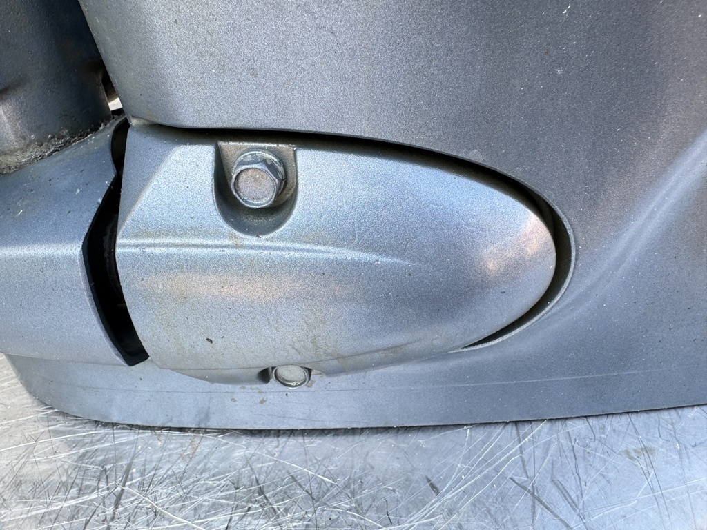 2003 Yamaha 115 HP 4 Stroke Outboard Complete Midsection & Swivel Bracket 64E-43311-10-8D OEM