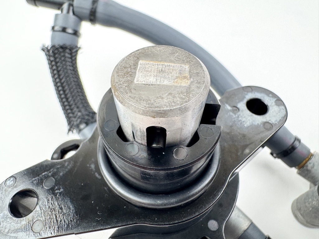 2008 Yamaha 150 HP 4 Stroke Outboard Fuel Pump Set 63P-24410-00-00 Tested