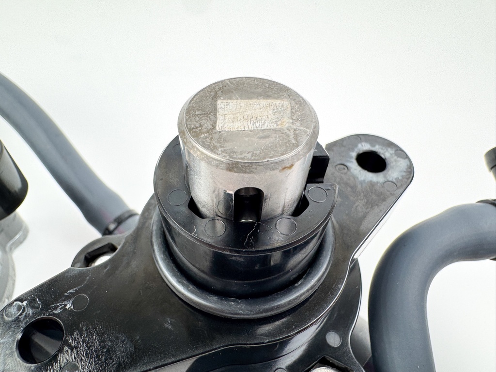 2008 Yamaha 150 HP 4 Stroke Outboard Fuel Pump Set 63P-24410-00-00 Tested