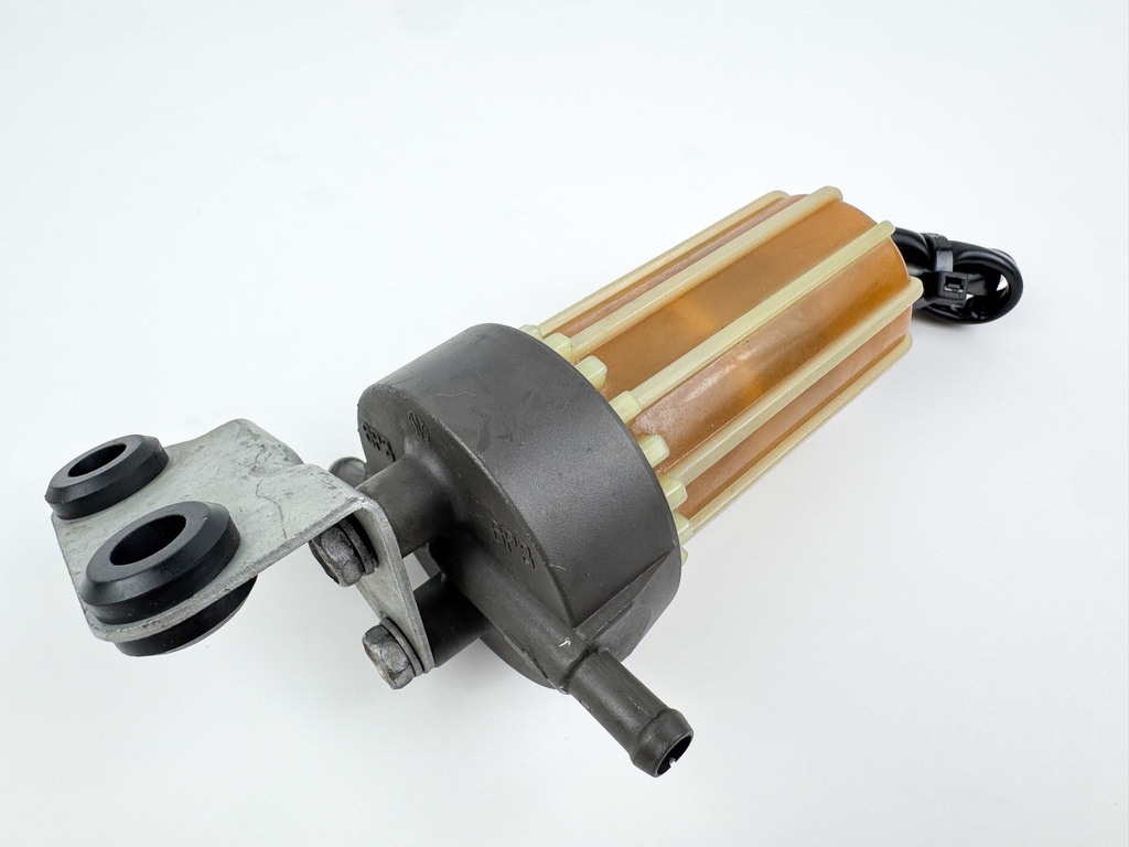 2008 Yamaha 150 HP 4 Stroke Outboard Fuel Filter Assembly 6P3-24560-01-00 OEM