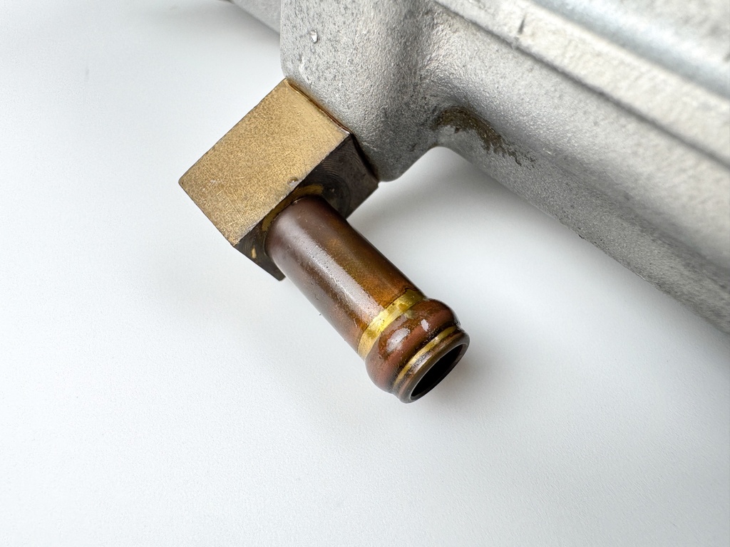 2008 Yamaha 150 HP 4 Stroke Outboard VST Float Chamber Assembly 63P-14180-01-00 Tested