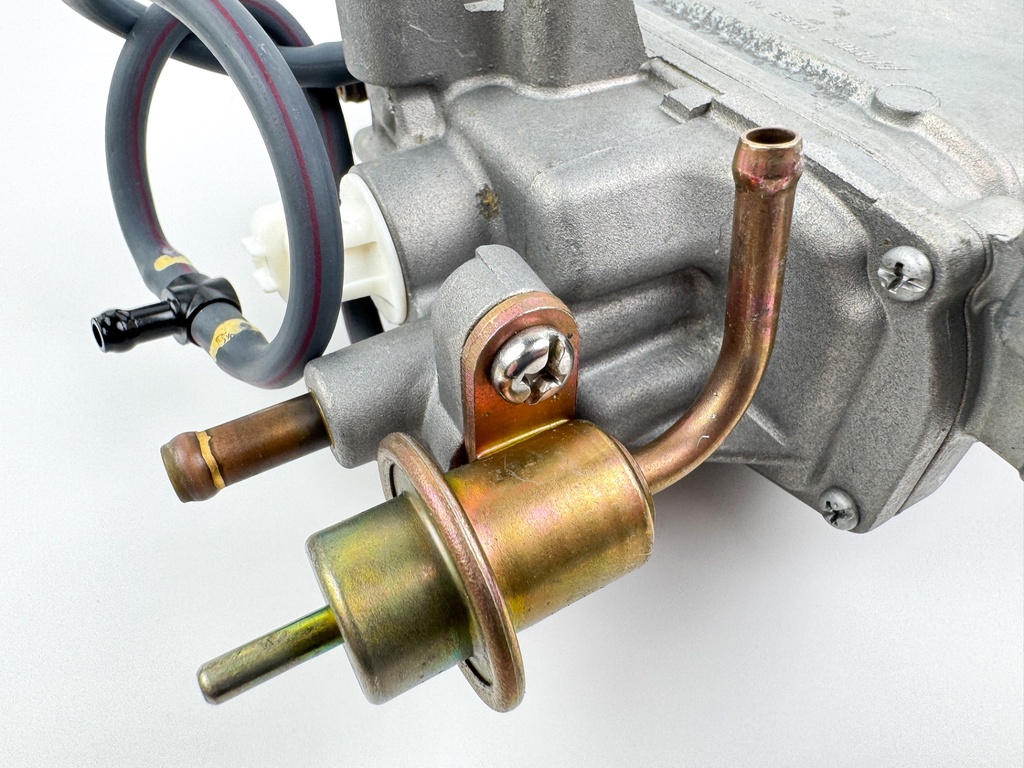 2008 Yamaha 150 HP 4 Stroke Outboard VST Float Chamber Assembly 63P-14180-01-00 Tested