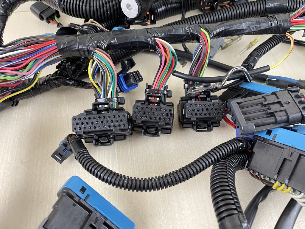 2007 Mercury 150HP 4 Stroke Verado L4 Outboard Engine Wire Harness Assembly 892579A06