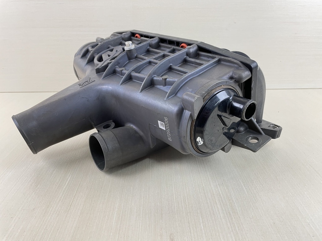 2007 Mercury 150HP 4 Stroke Verado L4 Charge Cooler Intake Manifold IAFM CAC 8M0185612