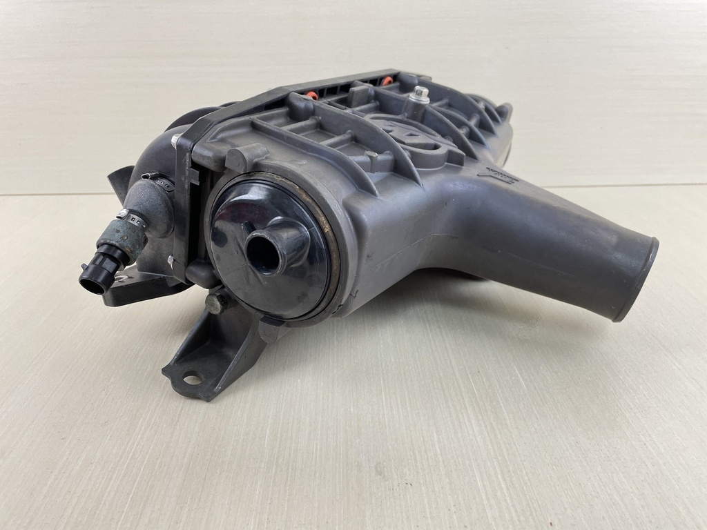 2007 Mercury 150HP 4 Stroke Verado L4 Charge Cooler Intake Manifold IAFM CAC 8M0185612