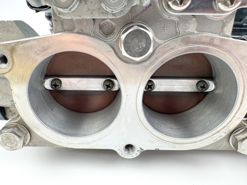 2008 Yamaha 150 HP 4 Stroke Intake Manifold & Throttle Body 63P-13751-01-00 Tested