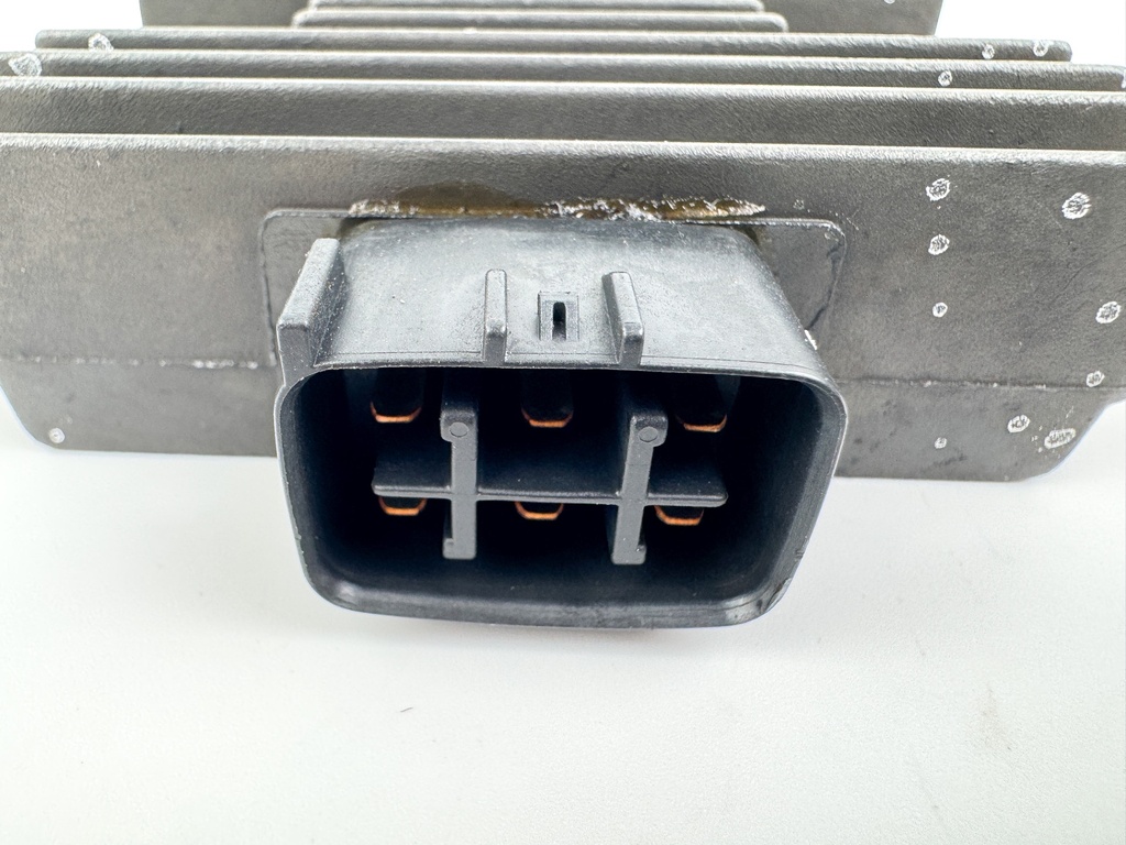 2004 Yamaha 115 HP 4 Stroke Outboard Rectifier & Regulator 68V-81960-00-00 OEM