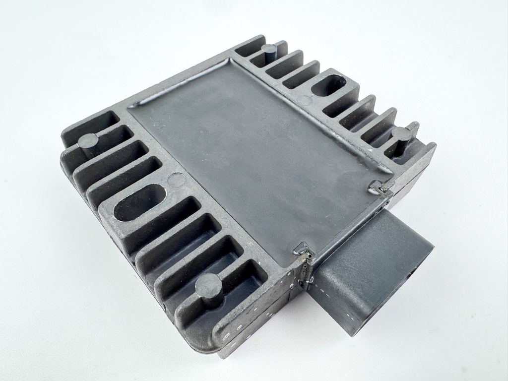 2004 Yamaha 115 HP 4 Stroke Outboard Rectifier & Regulator 68V-81960-00-00 OEM