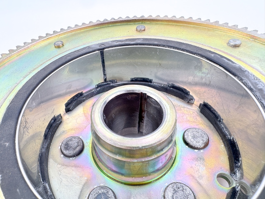 2004 Yamaha 115 HP 4 Stroke Outboard Flywheel Rotor 68V-81450-00-00 OEM