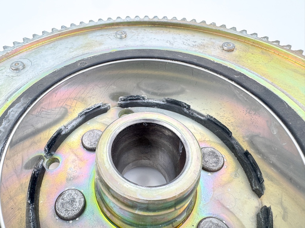 2004 Yamaha 115 HP 4 Stroke Outboard Flywheel Rotor 68V-81450-00-00 OEM