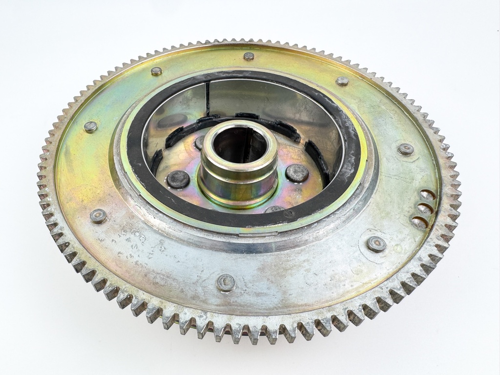 2004 Yamaha 115 HP 4 Stroke Outboard Flywheel Rotor 68V-81450-00-00 OEM