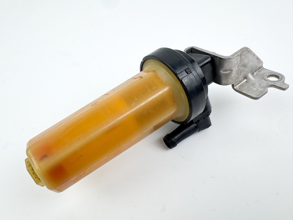 2004 Yamaha 115 HP 4 Stroke Outboard Fuel Filter Assembly 68V-24560-01-00 OEM