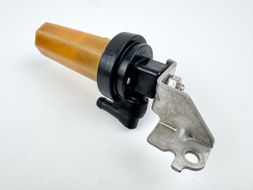 2004 Yamaha 115 HP 4 Stroke Outboard Fuel Filter Assembly 68V-24560-01-00 OEM