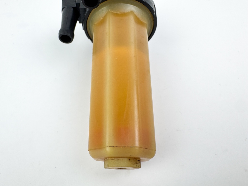 2004 Yamaha 115 HP 4 Stroke Outboard Fuel Filter Assembly 68V-24560-01-00 OEM
