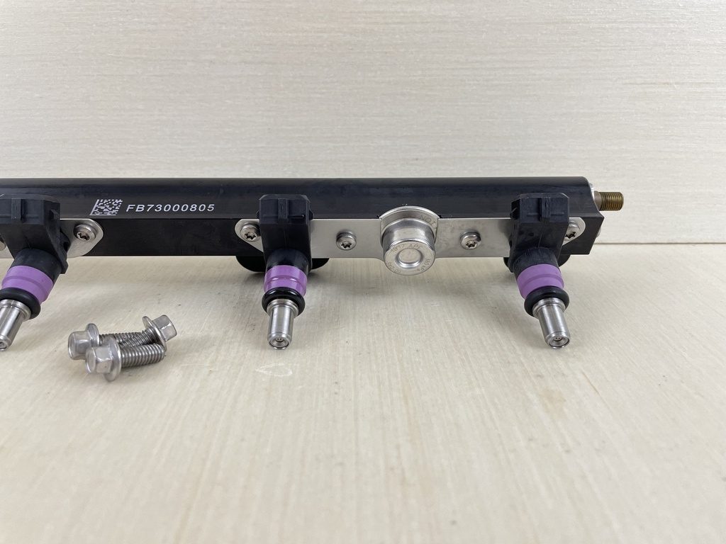 2007 Mercury 150HP 4 Stroke Verado L4 Outboard Fuel Injector Set With Rail 8M0041571