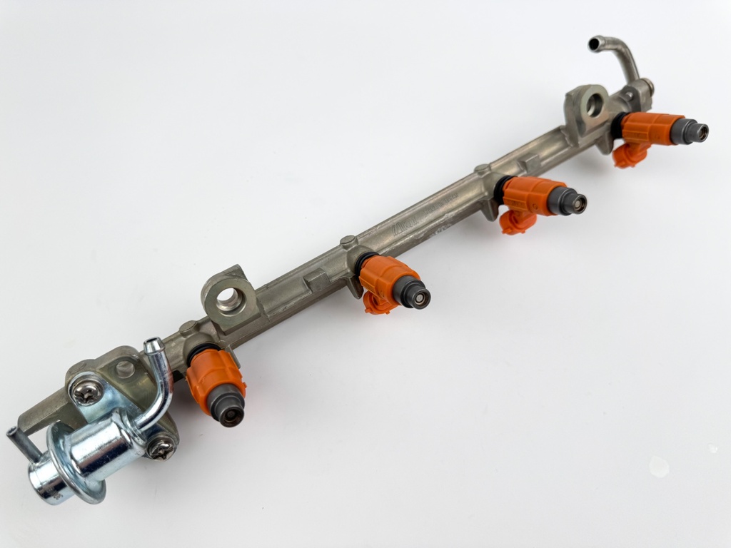 2004 Yamaha 115 HP 4 Stroke Outboard Fuel Injector Set W/ Rail 68V-8A360-00-00 Cleaned