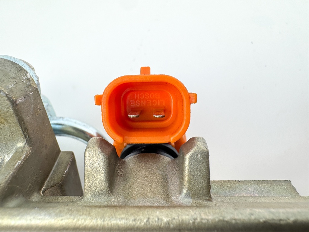 2004 Yamaha 115 HP 4 Stroke Outboard Fuel Injector Set W/ Rail 68V-8A360-00-00 Cleaned