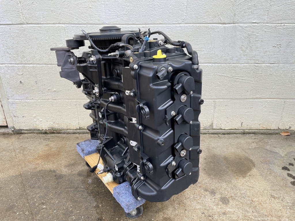 2007 Mercury 150HP Verado L4 Outboard Powerhead Crankcase Long Block - 144 Hours