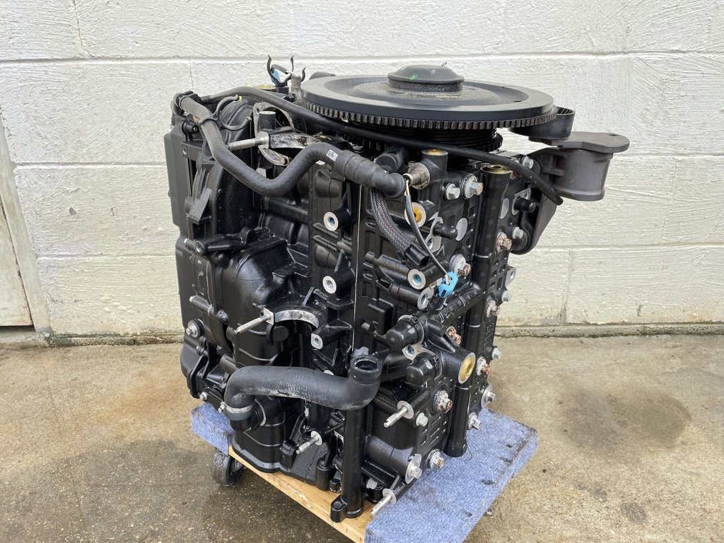 2007 Mercury 150HP Verado L4 Outboard Powerhead Crankcase Long Block - 144 Hours
