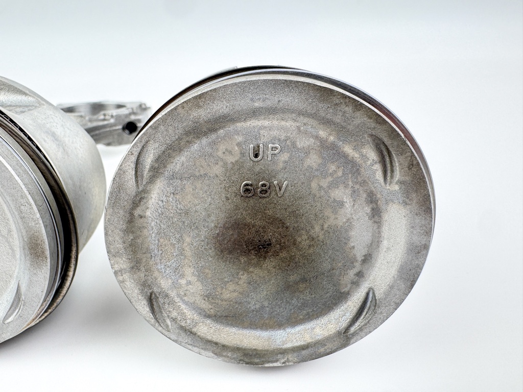 2004 Yamaha 115 HP 4 Stroke Outboard Piston & Connecting Rod Set 68V-W1164-00-00 OEM