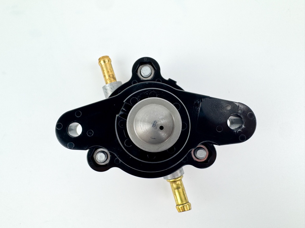 2004 Yamaha 115 HP 4 Stroke Outboard Fuel Pump 68V-24410-00-00 Like New