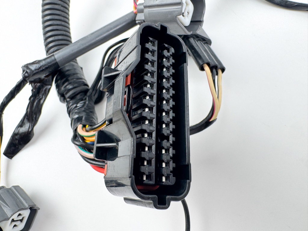 2004 Yamaha 115 HP 4 Stroke Outboard Engine Wire Harness 68V-82590-30-00 OEM