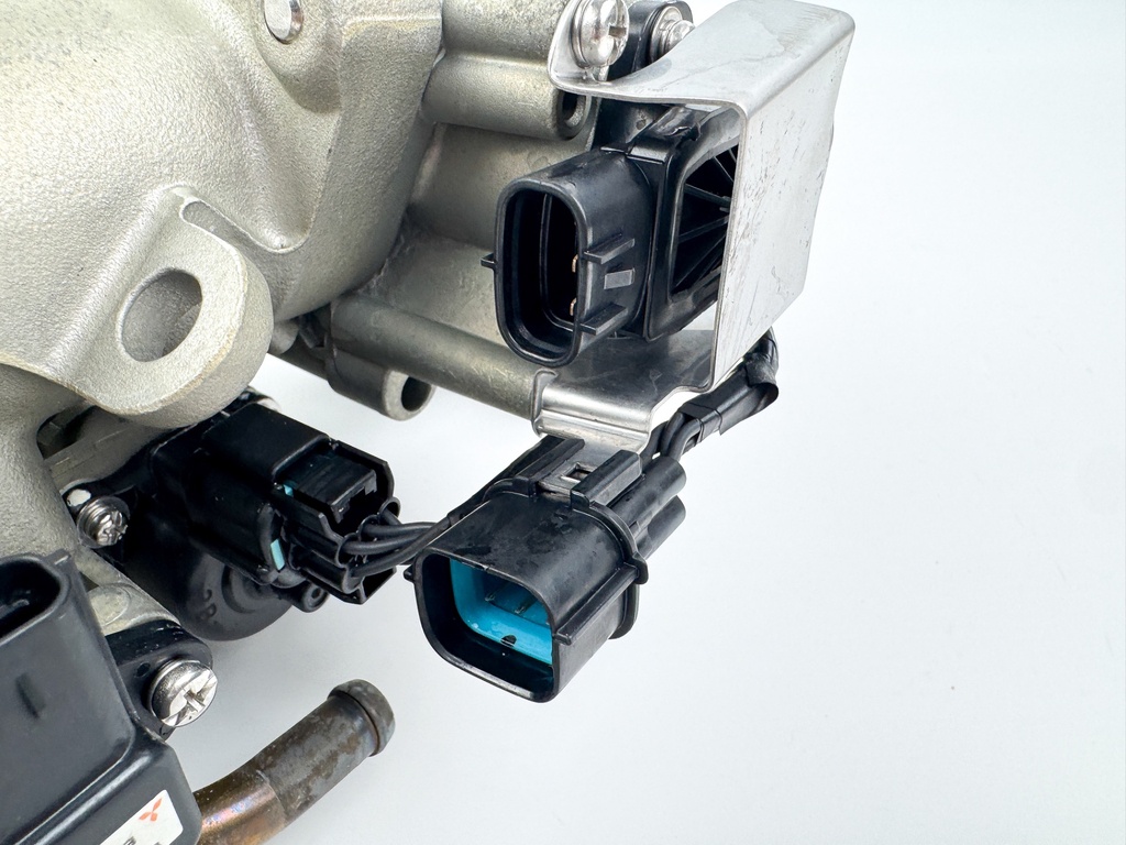 2004 Yamaha 115 HP 4 Stroke Intake Manifold & Throttle Body 68V-14200-03-00 Tested